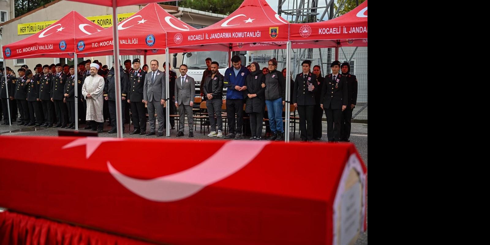 Jandarma Astsubay İbrahim Ay son yolculuğuna uğurlandı